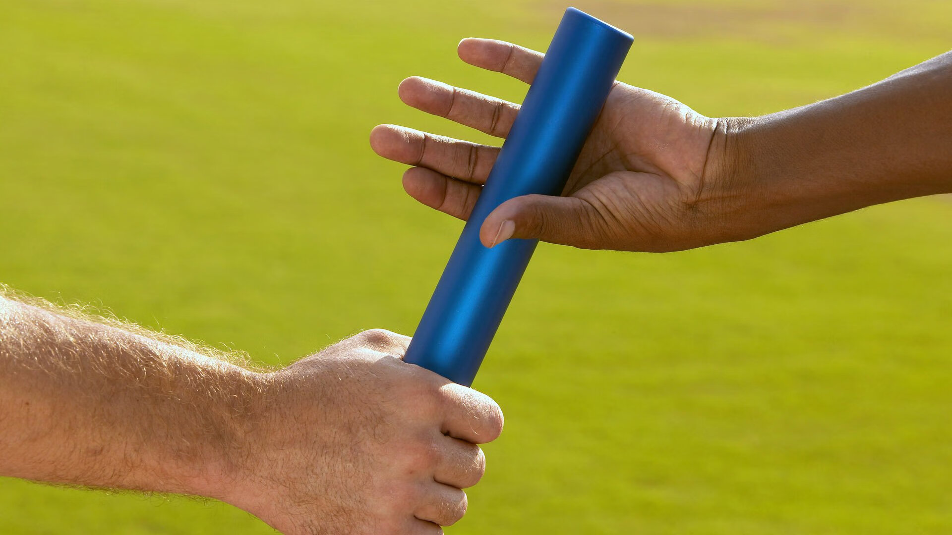 亚博体育官方下载-F1赛车赛场焦点！德国队对阵法国队，年轻新星表现惊艳，未来可期